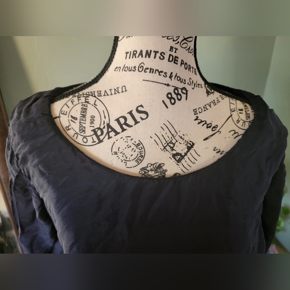 Saks Fifth Avenue dark blue multilayer top in med. Silk lining, viscose blend - Picture 5 of 8